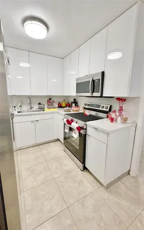 13953 Kendale Lakes Circle Miami FL 33183