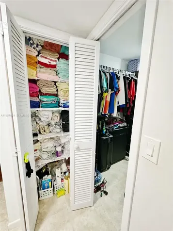 13953 Kendale Lakes Circle Miami FL 33183