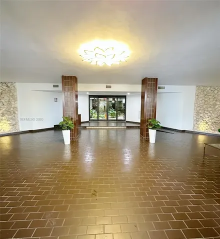 13953 Kendale Lakes Circle Miami FL 33183
