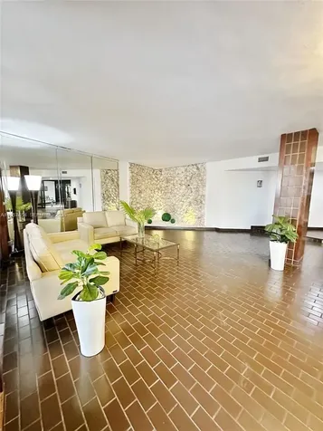 13953 Kendale Lakes Circle Miami FL 33183