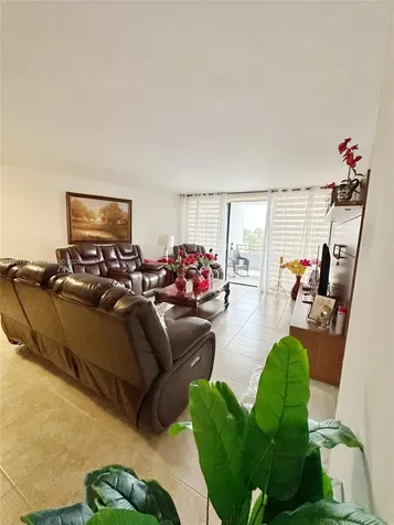 13953 Kendale Lakes Circle Miami FL 33183