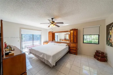 15552 SW 48th Street Miami FL 33185