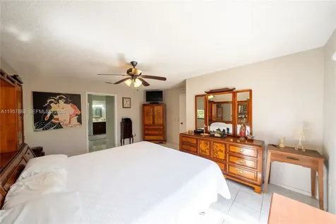 15552 SW 48th Street Miami FL 33185