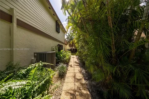 15552 SW 48th Street Miami FL 33185