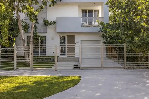 2851 SW 33rd Court Miami FL 33133