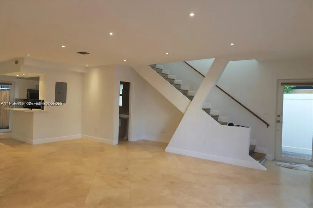 7312 Gary Avenue Miami Beach FL 33141