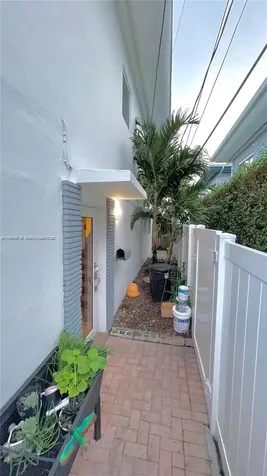 7312 Gary Avenue Miami Beach FL 33141