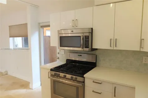 7312 Gary Avenue Miami Beach FL 33141