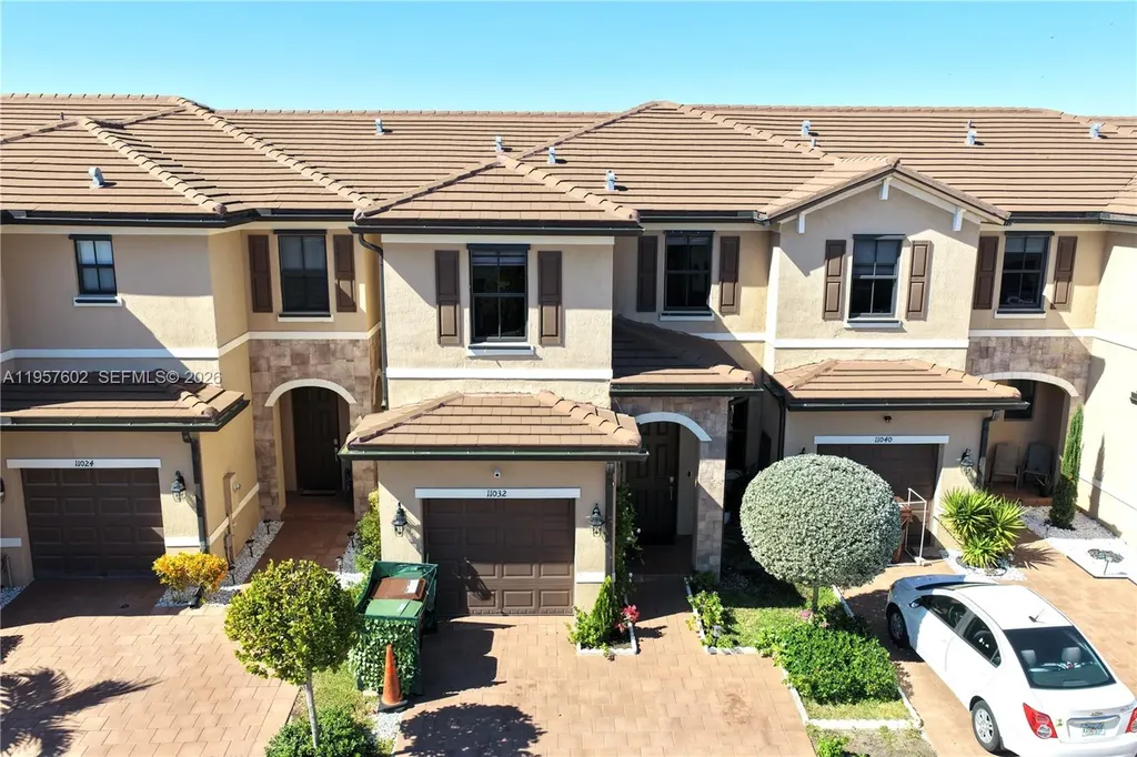 11032 W 33rd Way Hialeah FL 33018