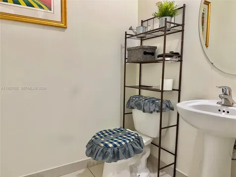 11032 W 33rd Way Hialeah FL 33018