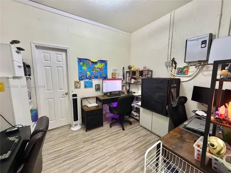 11032 W 33rd Way Hialeah FL 33018
