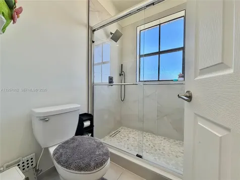 11032 W 33rd Way Hialeah FL 33018
