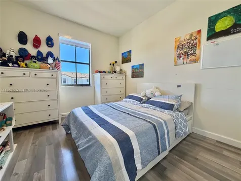 11032 W 33rd Way Hialeah FL 33018