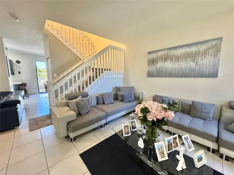 11032 W 33rd Way Hialeah FL 33018