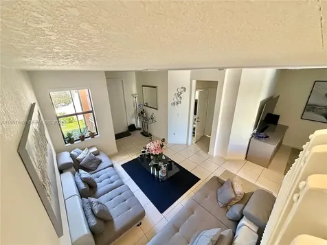 11032 W 33rd Way Hialeah FL 33018