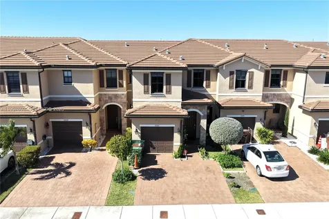 11032 W 33rd Way Hialeah FL 33018