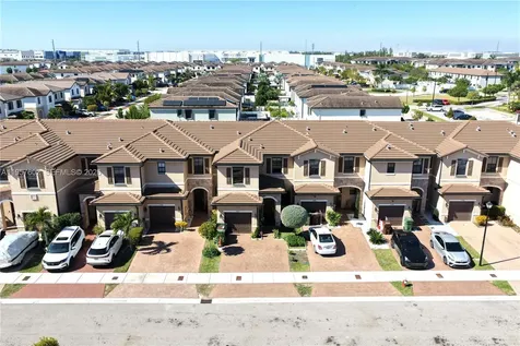 11032 W 33rd Way Hialeah FL 33018