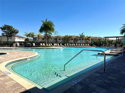 11032 W 33rd Way Hialeah FL 33018