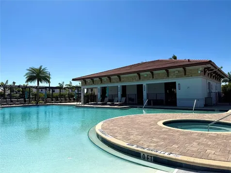 11032 W 33rd Way Hialeah FL 33018