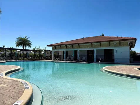 11032 W 33rd Way Hialeah FL 33018