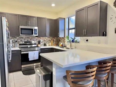 11032 W 33rd Way Hialeah FL 33018