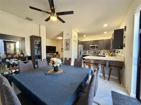11032 W 33rd Way Hialeah FL 33018