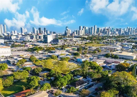 727 NW 29th Street Miami FL 33127
