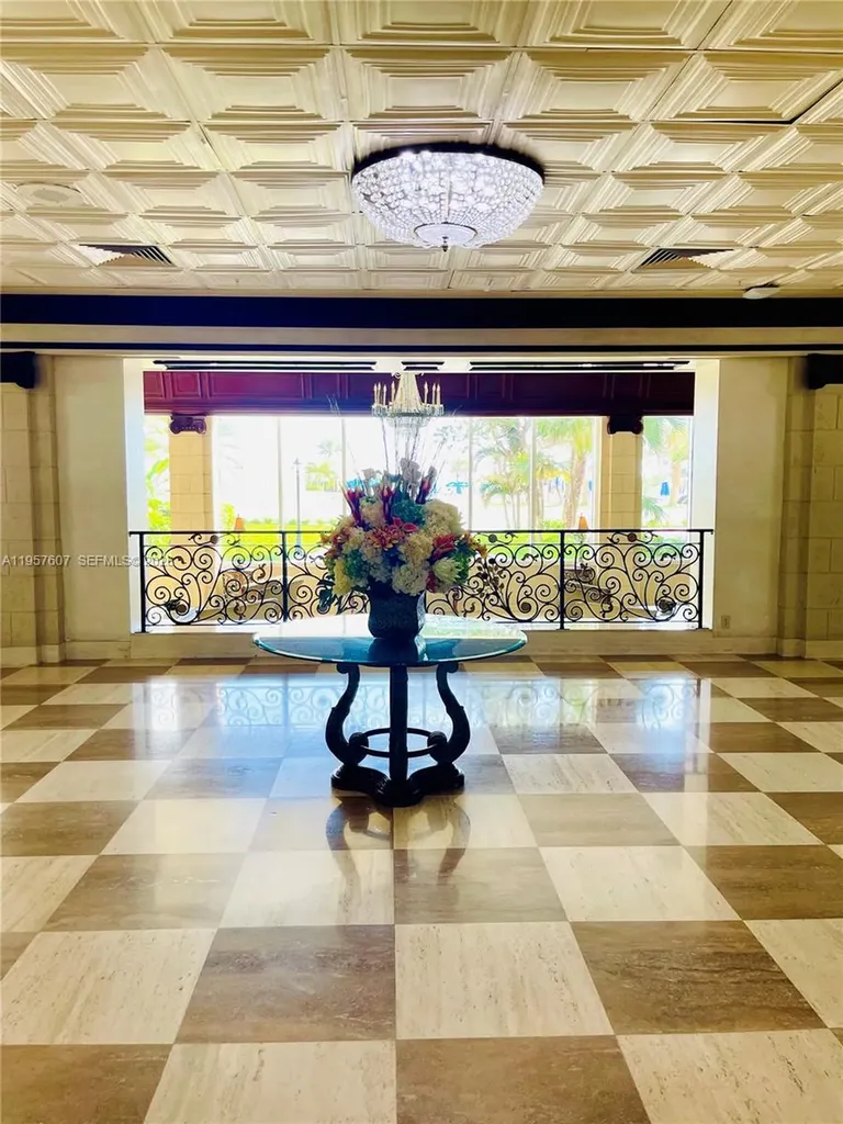 Hallandale Beach FL 33009