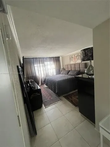 Hallandale Beach FL 33009