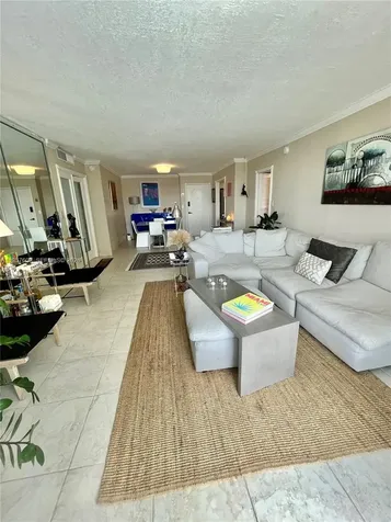 Hallandale Beach FL 33009