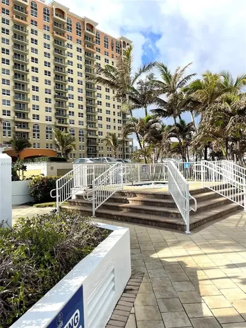 Hallandale Beach FL 33009