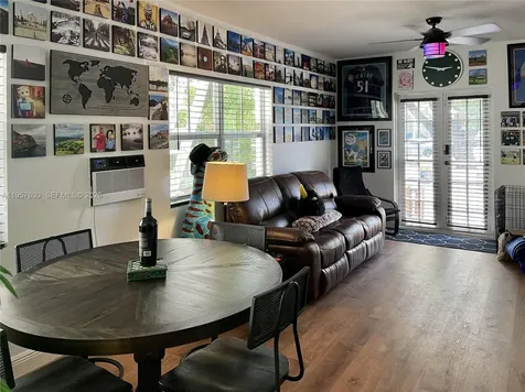 2463 Pine Tree Drive Miami Beach FL 33140