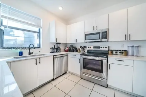 492 NW 203rd Terrace Miami Gardens FL 33169