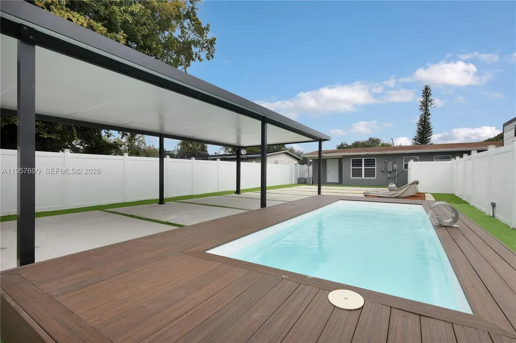 1021 SW 22nd Avenue Fort Lauderdale FL 33312