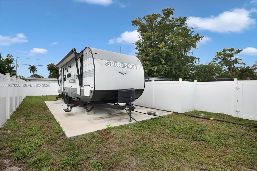 1021 SW 22nd Avenue Fort Lauderdale FL 33312