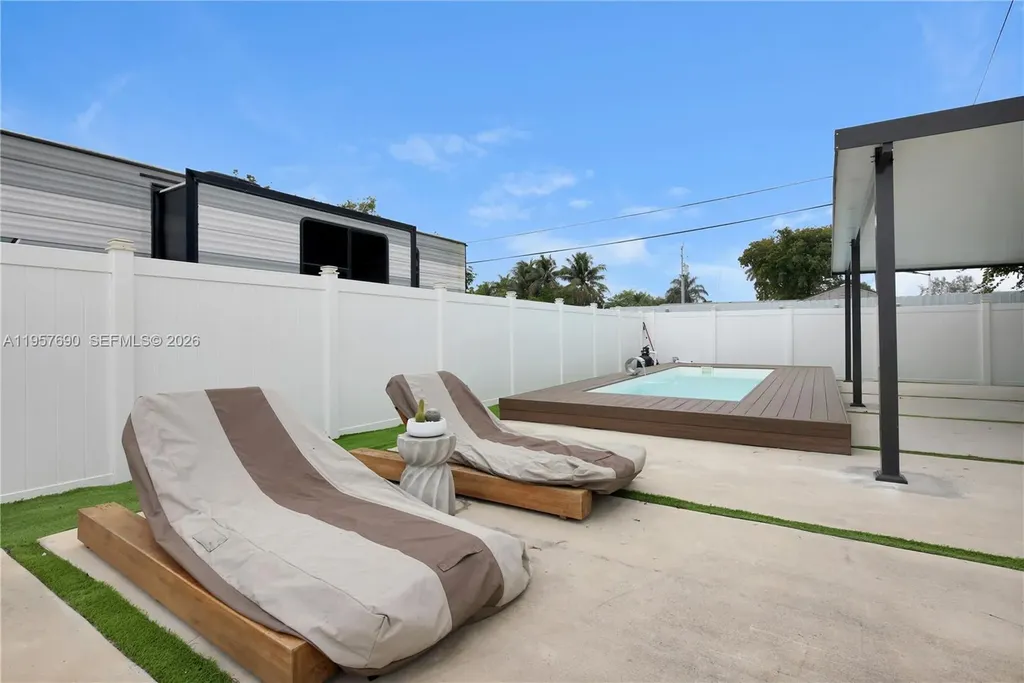 1021 SW 22nd Avenue Fort Lauderdale FL 33312