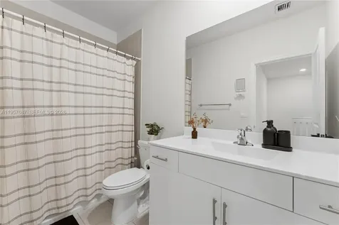 11456 W 33rd Way Hialeah FL 33018