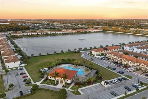 11456 W 33rd Way Hialeah FL 33018
