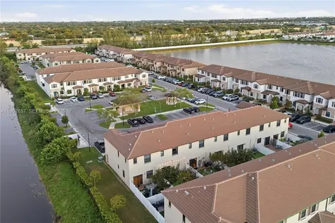 11456 W 33rd Way Hialeah FL 33018