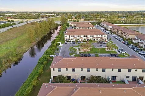 11456 W 33rd Way Hialeah FL 33018