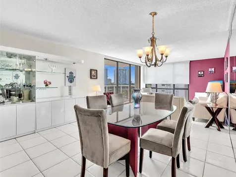 3675 N Country Club Drive Aventura FL 33180