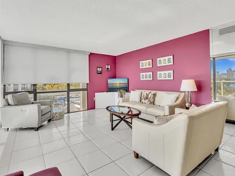 3675 N Country Club Drive Aventura FL 33180