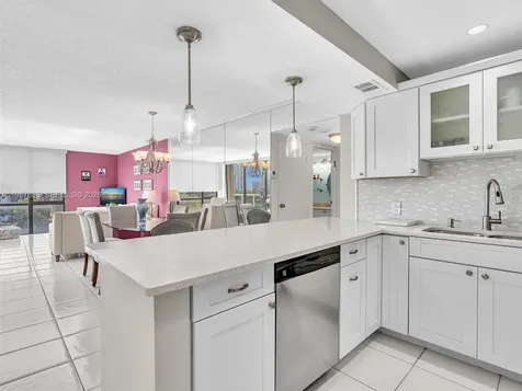 3675 N Country Club Drive Aventura FL 33180