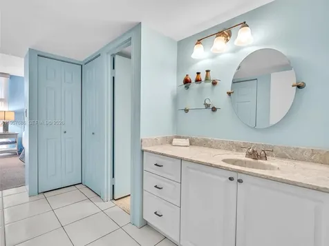 3675 N Country Club Drive Aventura FL 33180