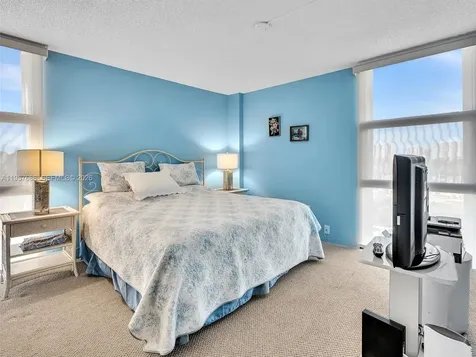 3675 N Country Club Drive Aventura FL 33180