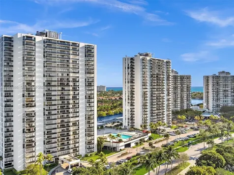3675 N Country Club Drive Aventura FL 33180
