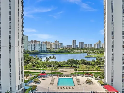 3675 N Country Club Drive Aventura FL 33180