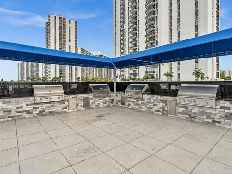 3675 N Country Club Drive Aventura FL 33180