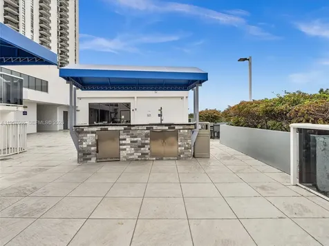 3675 N Country Club Drive Aventura FL 33180