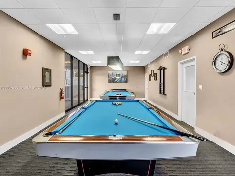 3675 N Country Club Drive Aventura FL 33180
